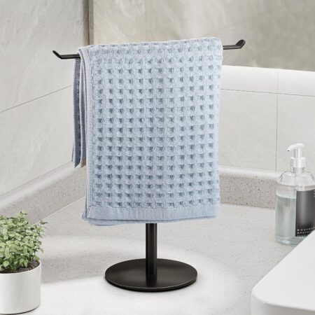 T-shaped towel/hairband rack